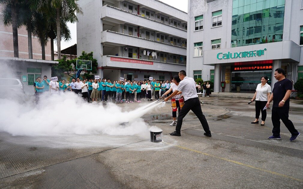 消防應(yīng)急演練，筑牢安全“防火墻”